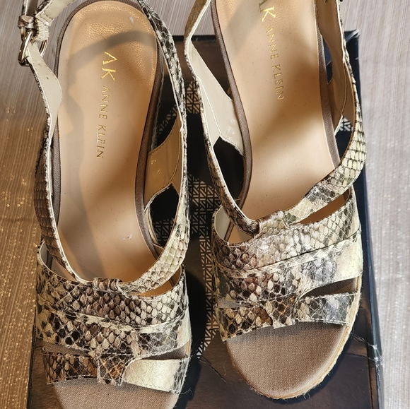 Ann Klein Wedge Aktague 8M - Picture 1 of 5
